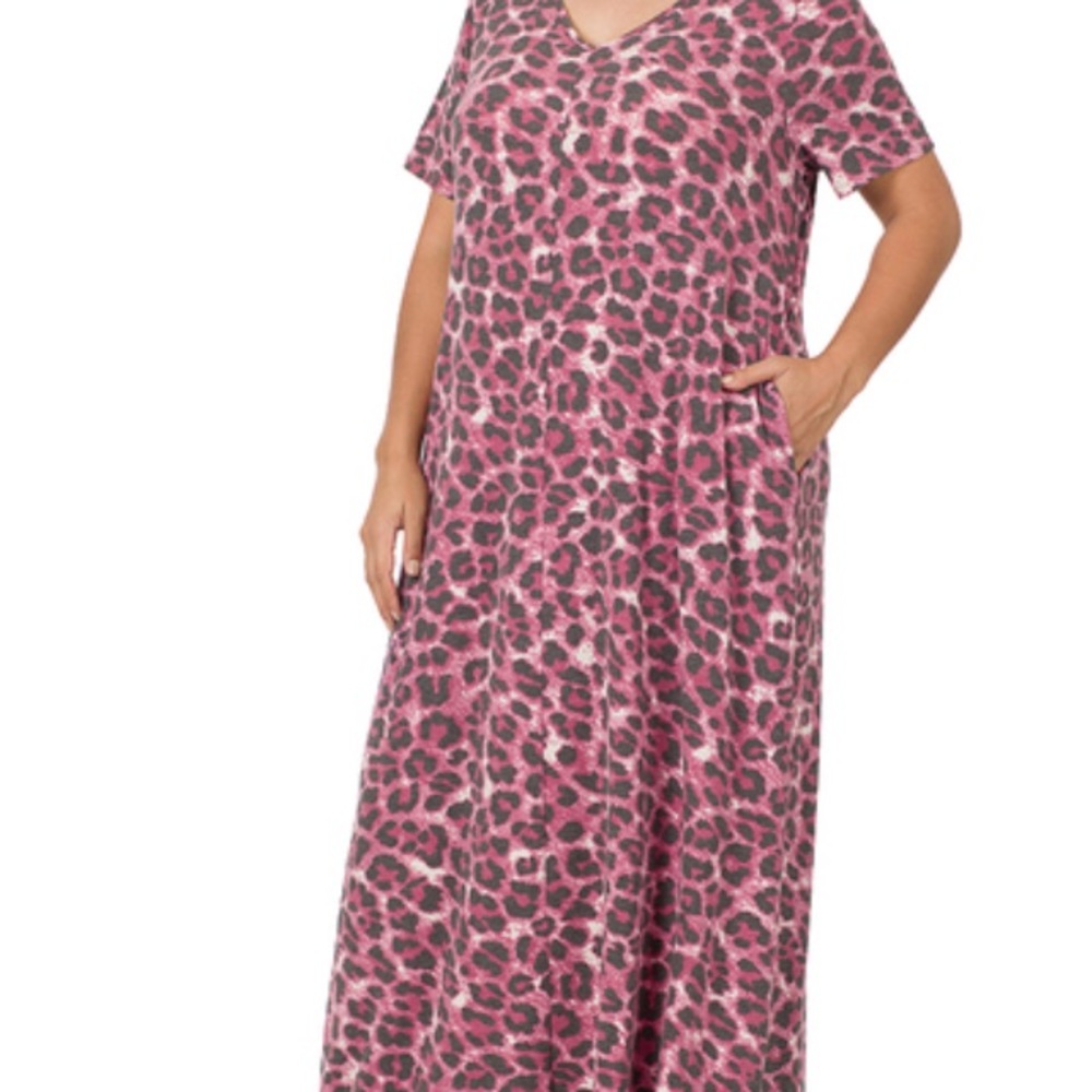 PLUS LEOPARD V-NECK SHORT SLEEVE MAXI DRESS